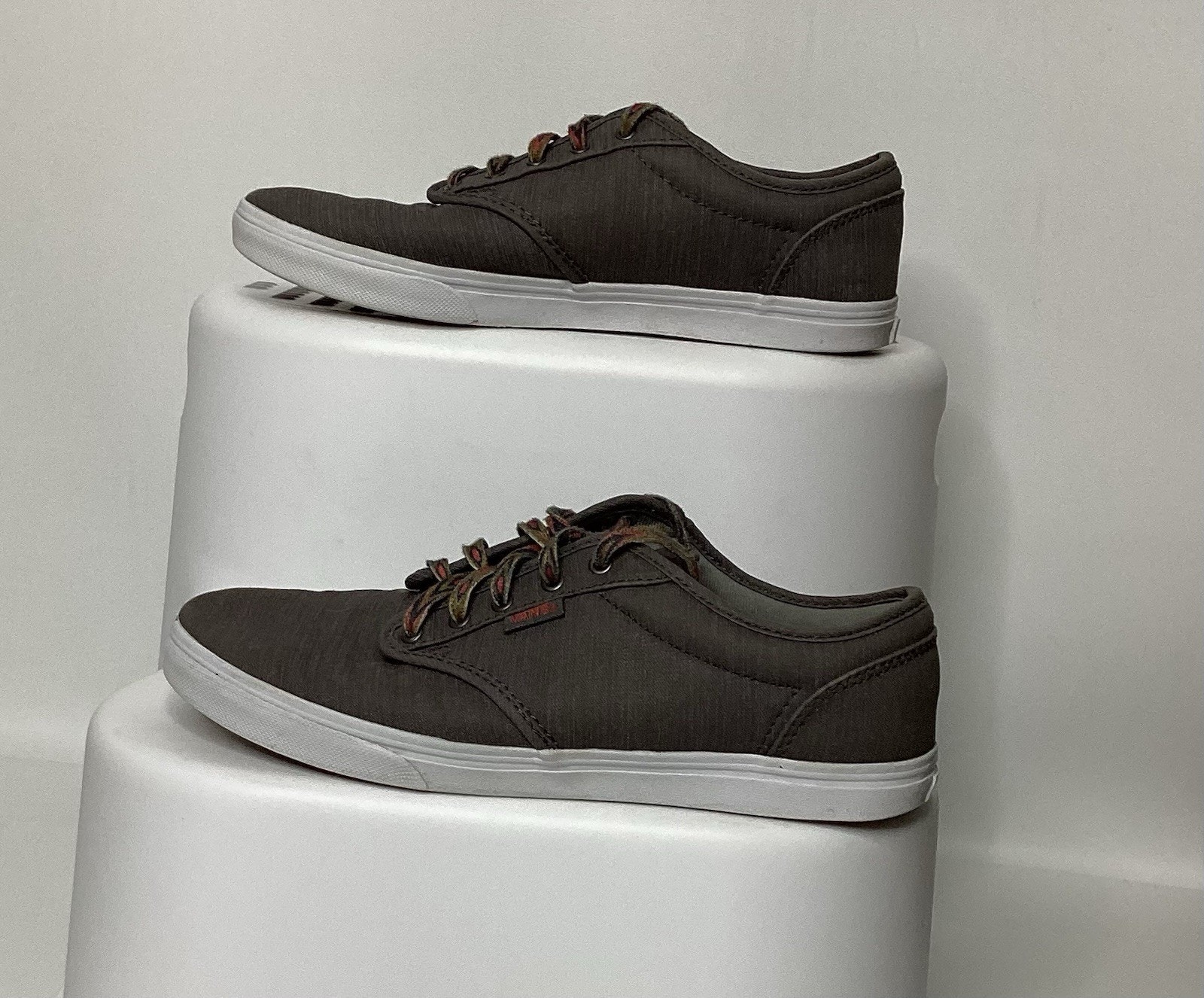 Vans Women’s Size 7.5 Tribal Gray Canvas Running Sneakers Shoes Lace Up Casual